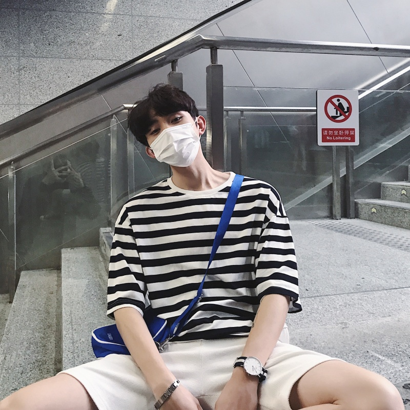 港风夏季年轻男士圆领条纹宽松短袖青少年学生休闲帅气T恤百搭