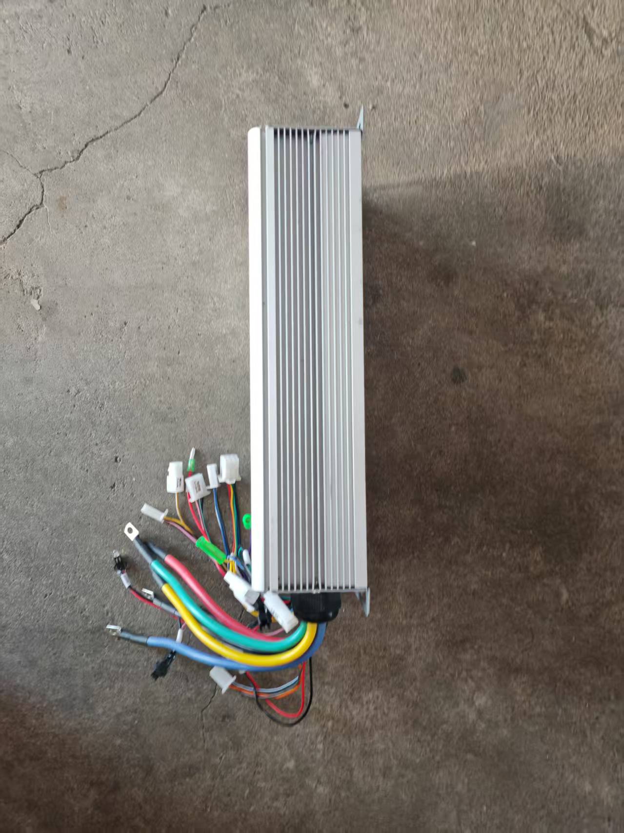 恬梦莱+电机控制器60-72V 2500W KZW3691APOISM高清大图