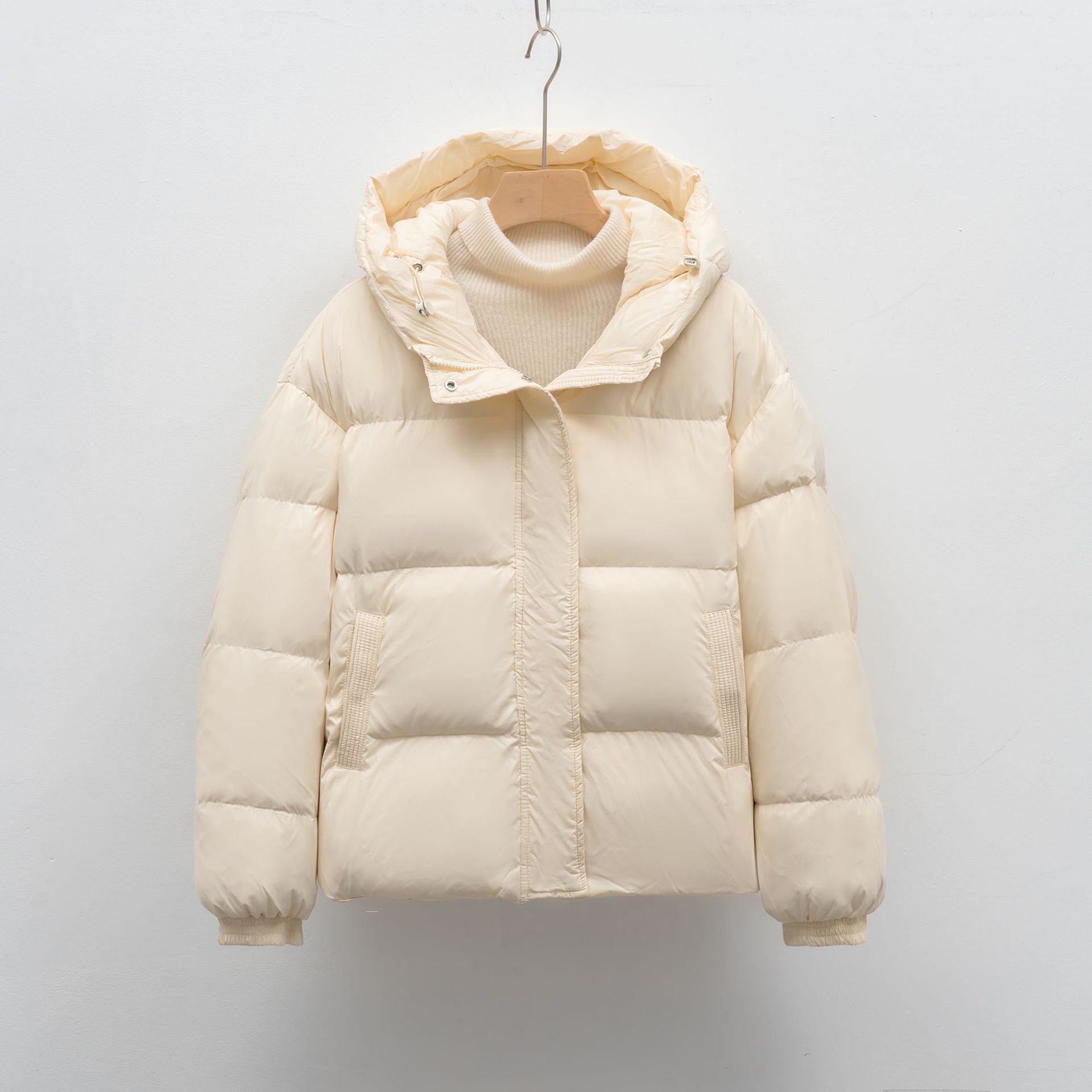 羽绒服宽松白鸭绒纯色简约连帽女新款冬季保暖加厚外套_116高清大图