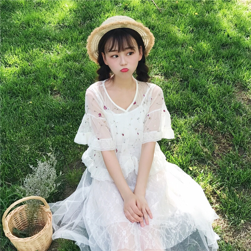 2018夏季女装小清新甜美刺绣花朵上衣+中长款蕾丝带连衣裙白色均码