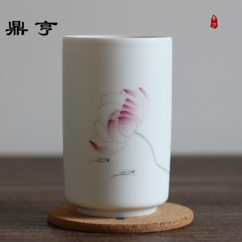 鼎亨景德镇手工手绘荷花白釉陶瓷杯带勺马克杯情侣杯牛奶杯早餐杯