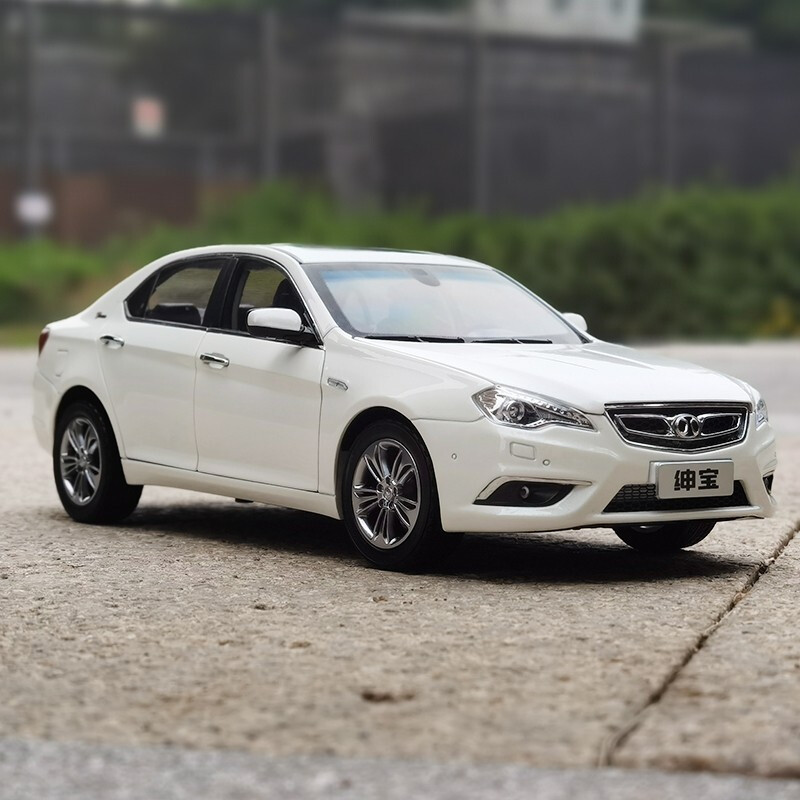原厂 1:18 北汽 绅宝D280白色