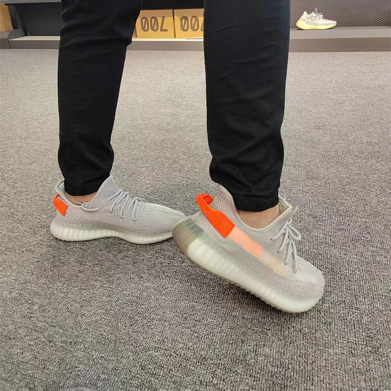 UYEEZY运动户外减震运动2022新款亚麻流星超酷潮流设计跑鞋厚底情侣椰子350休闲运动鞋