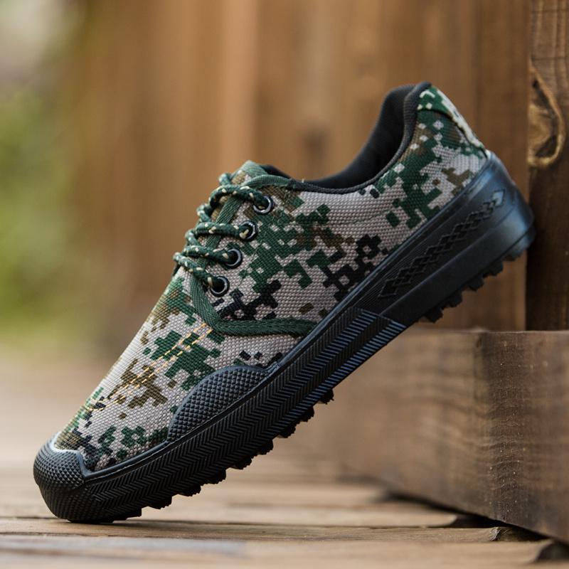 骆驼潮男女作训鞋军训鞋迷彩劳保鞋工地防滑耐磨保安鞋胶鞋工作鞋视频