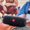 JBL CHARGE4 音乐冲击波四代 蓝牙音箱+低音炮 户外迷你音箱 桌面音响 增强版赛道扬声器 黑色