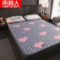 南极人床垫床护垫1.8米家用双人床褥子0.9学生单人宿舍床可机洗垫_460 200x200cm床 防潮裸睡升级版【恋人心】