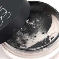 纳斯(NARS)裸光透明色蜜粉/散粉10g 化妆品 修容盘 定妆控油 粉饼