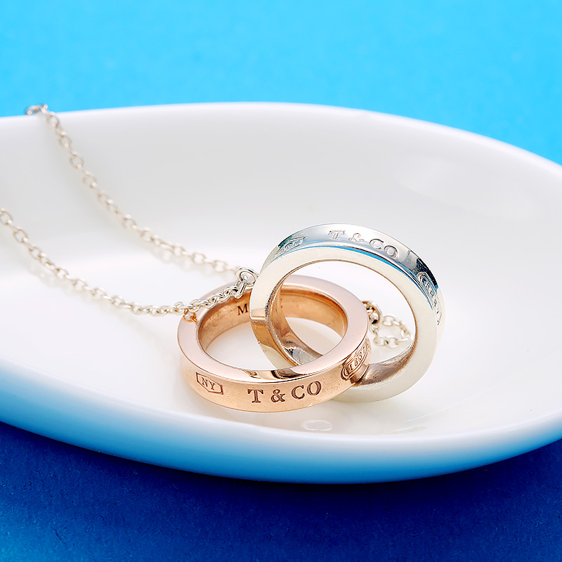 TIFFANY&CO.蒂芙尼1837双环扣吊坠项链S925银和Rubedo®金属 35672095高清大图
