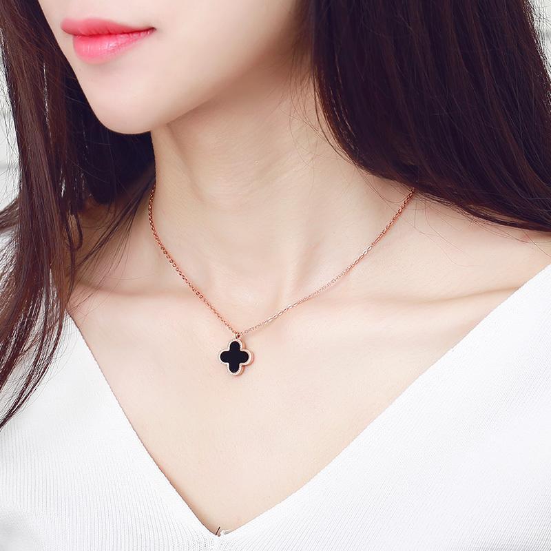 韩版时尚18K玫瑰金色黑色四叶项链女短锁骨链装饰坠刻字礼物送女朋友老婆生日礼物送女朋友七夕情人节礼物