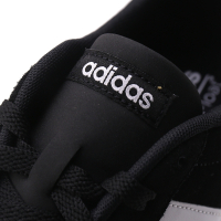 Adidas/阿迪达斯 男子低帮透气轻便耐磨板鞋 DB0273