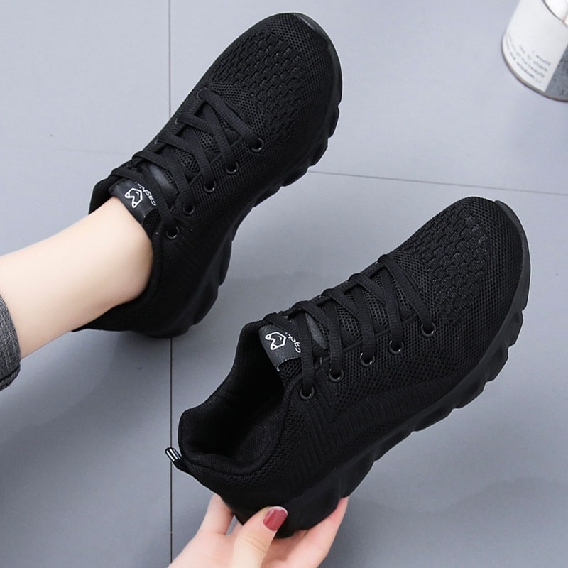 夏季透气镂空网鞋女厨房防滑全黑色上班工作鞋运动休闲老北京布鞋
