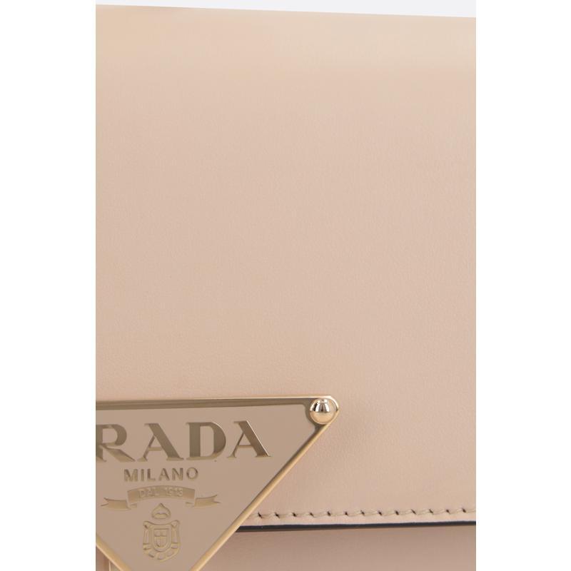 普拉达(PRADA)小牛皮女士单肩包翻盖按扣可调节肩带实用隐藏口袋