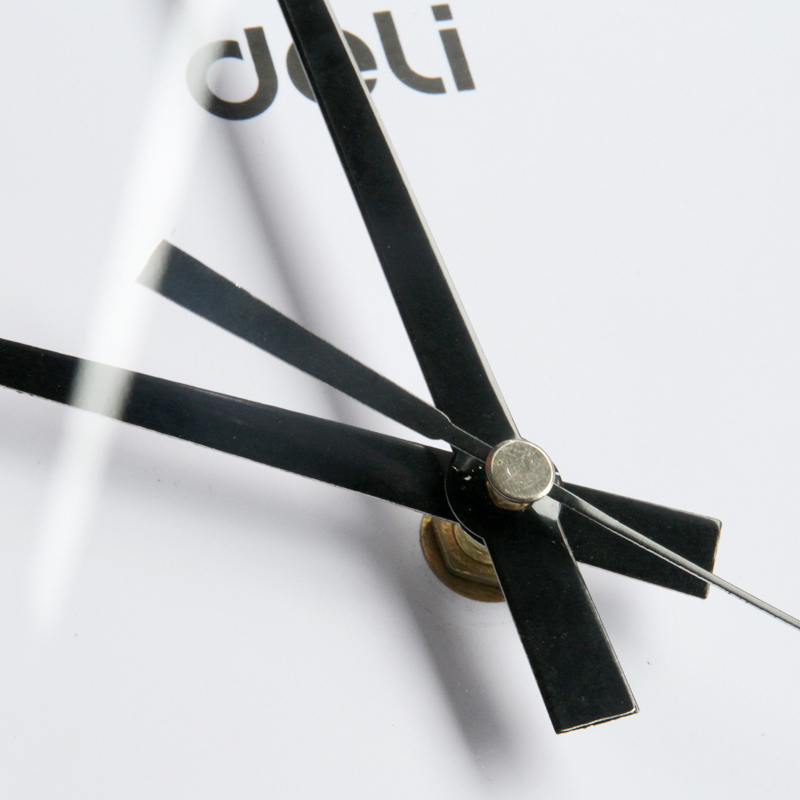 得力 9005 卧室挂钟 客厅圆形创意时钟 简约家用静音电子扫秒挂表