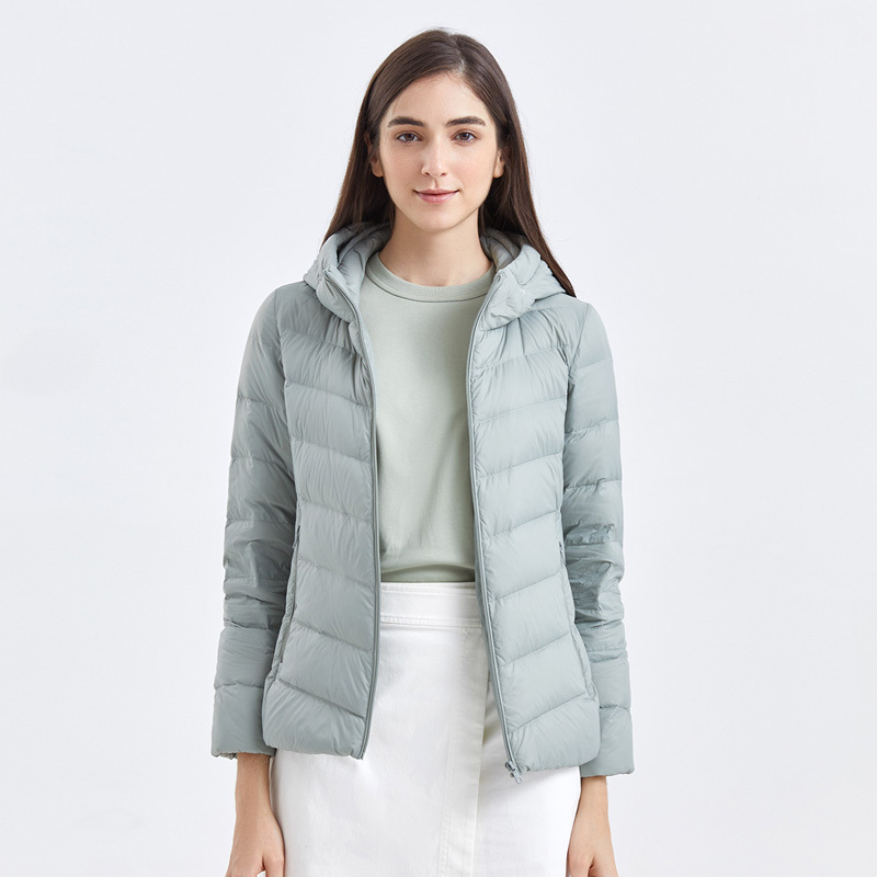 坦博尔2021年秋冬新款羽绒服女短款轻薄修身连帽保暖外套TB210238