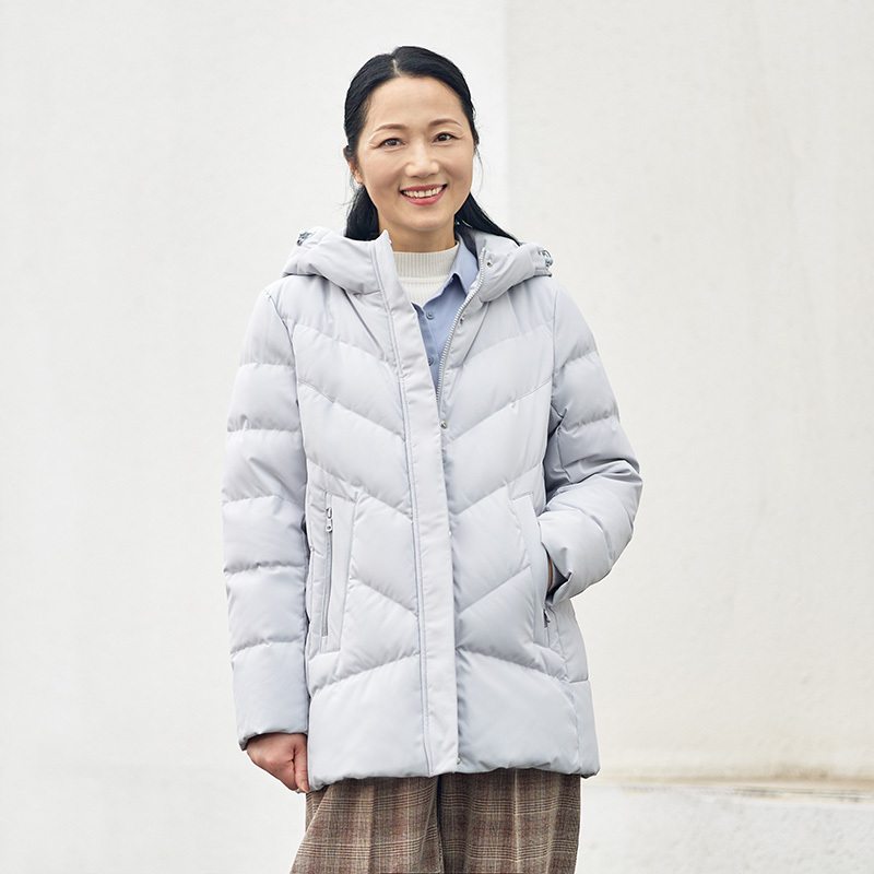坦博尔新款羽绒服女妈妈款连帽大码宽松冬季中老年保暖外套