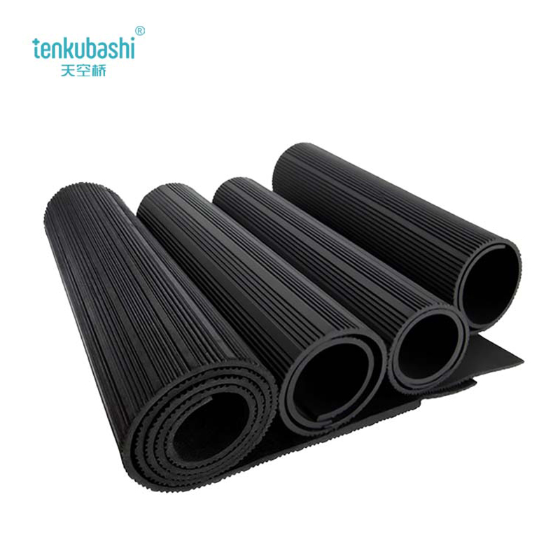 天空桥 高压绝缘垫 黑色条纹10mm*1m*10m 卷高清大图