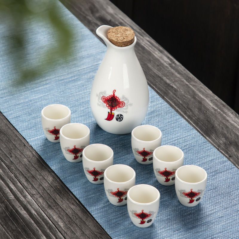 苏宁放心购陶瓷酒具套装家用醒酒器烈小酒盅白瓷小一口杯视频