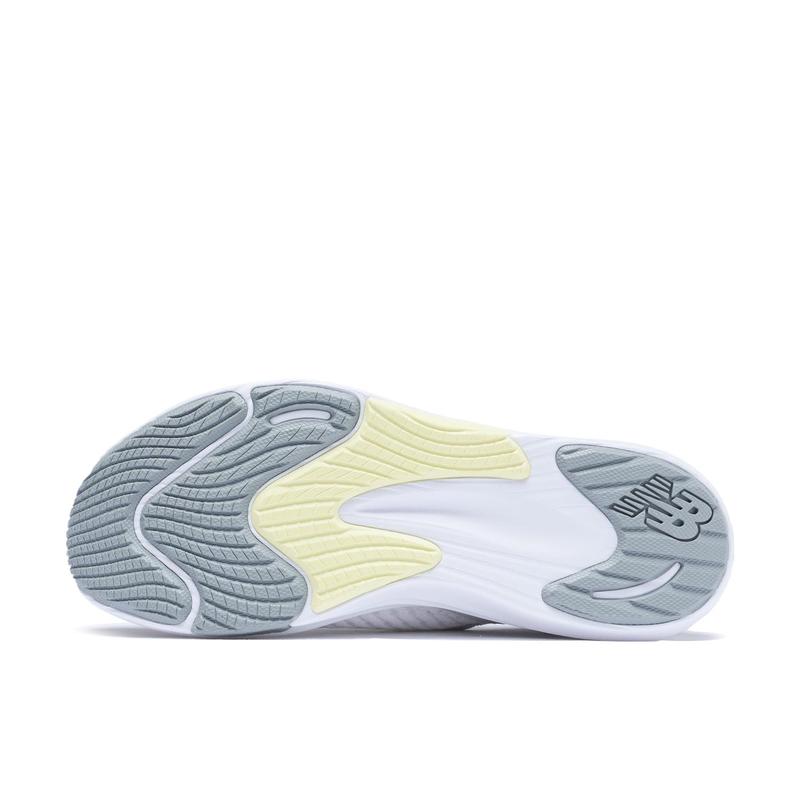 新百伦(New Balance)女跑步鞋轻便缓震透气舒适时尚百搭运动户外高清大图