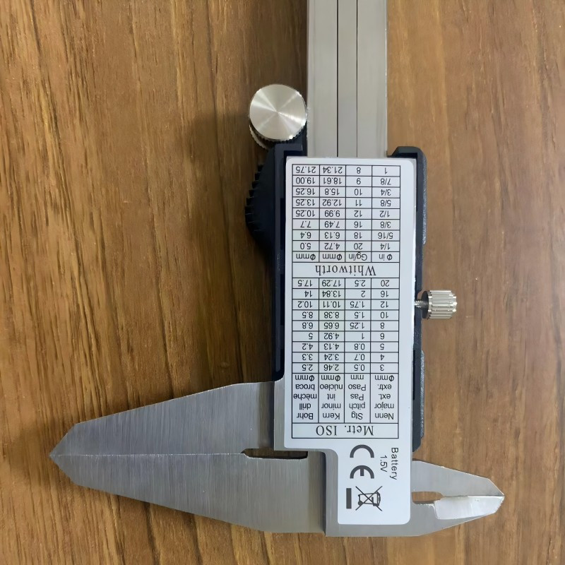 欧克 Ouke 不锈钢数显卡尺游标卡尺 200mm OK-1837高清大图