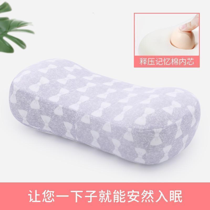 午休枕办公室午睡枕小号迷你趴着桌上睡觉小枕头抱枕学生趴枕_493 深度睡眠枕 领结款-浅灰色