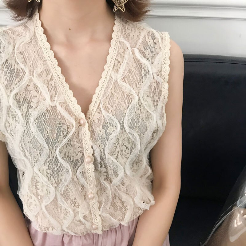 夏季温柔蕾丝珍珠扣小背心上衣女显瘦宽松百搭打底衫