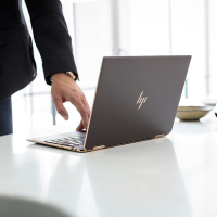 惠普（HP）幽灵Spectre X360 13-aw2041TU 13.3英寸轻薄本触控屏翻转二合一超级本电脑【i7-1165G7 16G 512GB固态 带触控笔 指纹】黑金