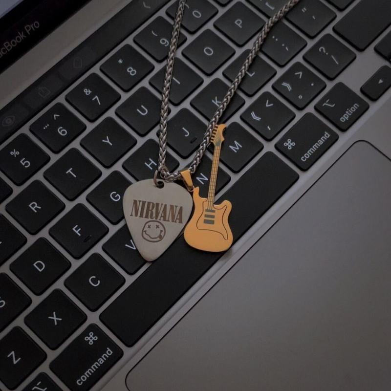 拨片项链涅槃乐队nirvana周边吉他重金属朋克硬摇滚经典笑脸标志