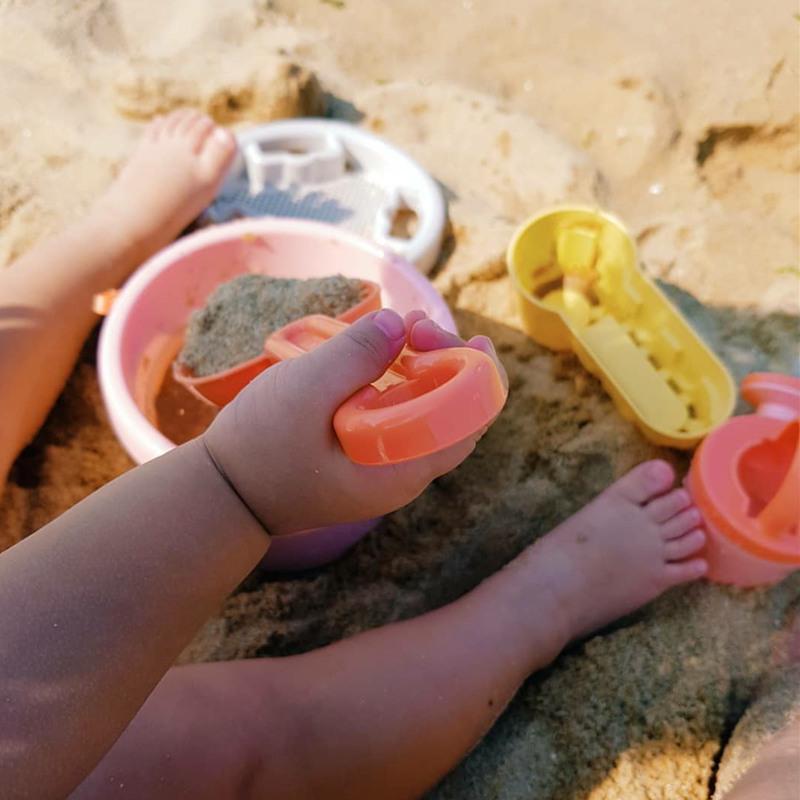儿童沙滩玩沙玩具套装挖沙子工具沙宝宝挖土漏海边车铲沙铲子和桶