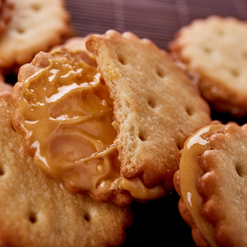 ddung冬己咸蛋黄饼干106g包 黑糖麦芽夹心网红零食冬已饼干
