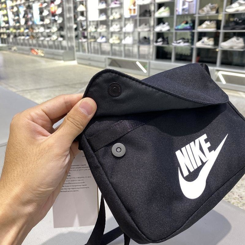 NIKE耐克单肩包轻便舒适男女斜挎包小肩包CW9300-010 D