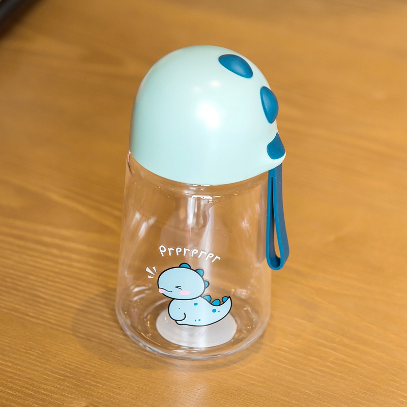 儿童直饮杯超可爱杯子有盖便携防摔防漏水壶小学生塑料水杯吉祥鹤视频