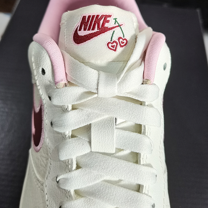 情人节限定nikeairforce1耐克af1空军一号情人节限定女子板鞋fd