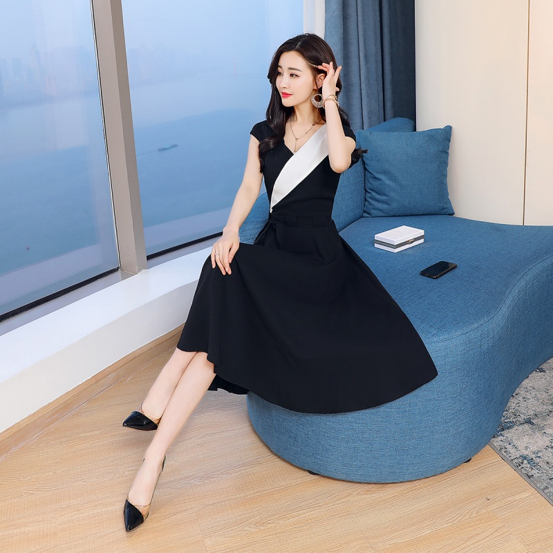 时尚v领夏款收腰撞色连衣裙女士女装新品显瘦修身气质冷淡风长裙