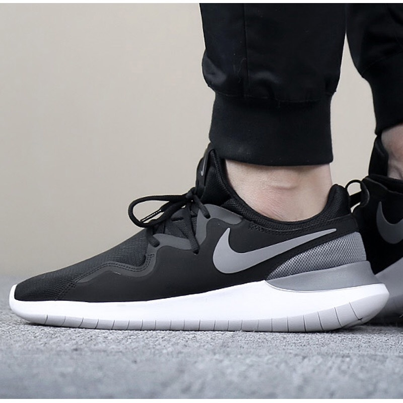 NIKE耐克男鞋女鞋2020春季新款运动鞋休闲鞋轻便跑步鞋AA2160