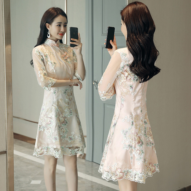 蕾丝连衣裙女中长款女士春夏装绣花改良旗袍中式礼服文艺复古短裙