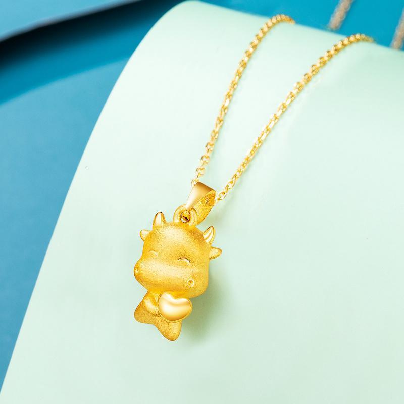 [2020新款]老庙黄金吊坠足金可爱生肖牛本命年比心牛挂坠