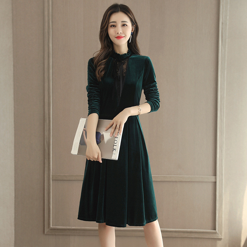 芷臻zhizhen春秋季金丝绒连衣裙春秋装新款女士中长款圆领长袖收腰