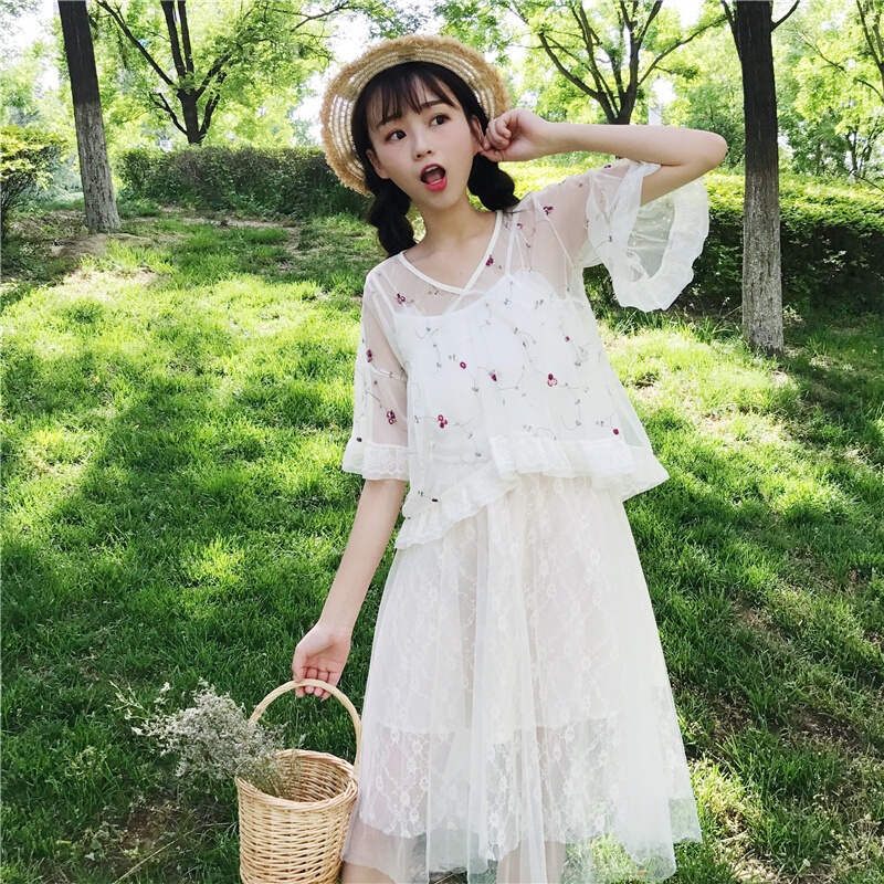 2018夏季女装小清新甜美刺绣花朵上衣+中长款蕾丝带连衣裙白色均码