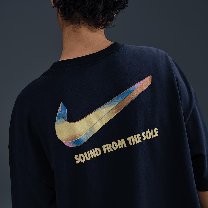 NIKE女款大码舒适印花运动T恤轻松展现时尚活力