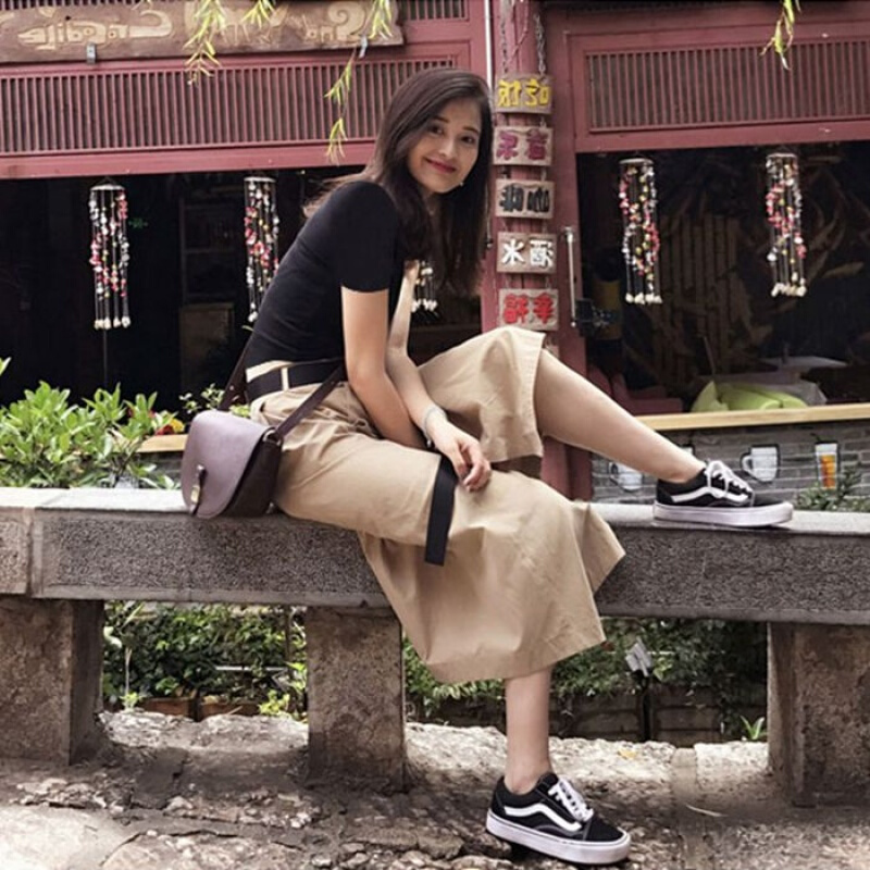 夏季宽松休闲高腰半身裙加大码女装胖mm显瘦大版a字中长裙两件套黑色上衣+卡其色不规则裙