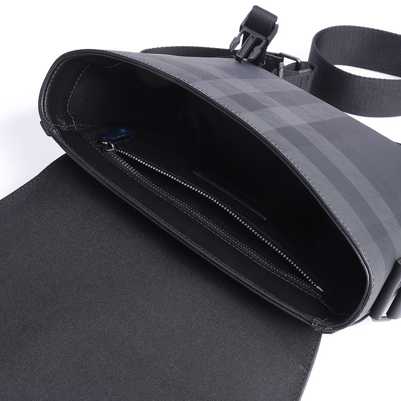 博柏利burberry男款wright单肩斜挎包信使包8065335