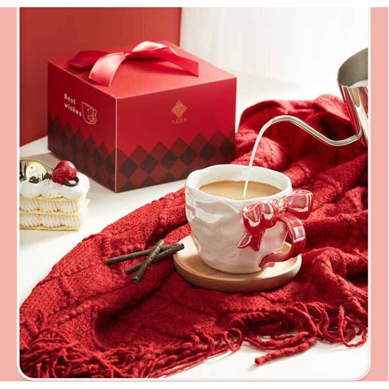 共禾京品 蝴蝶结捏纹马克杯 红色