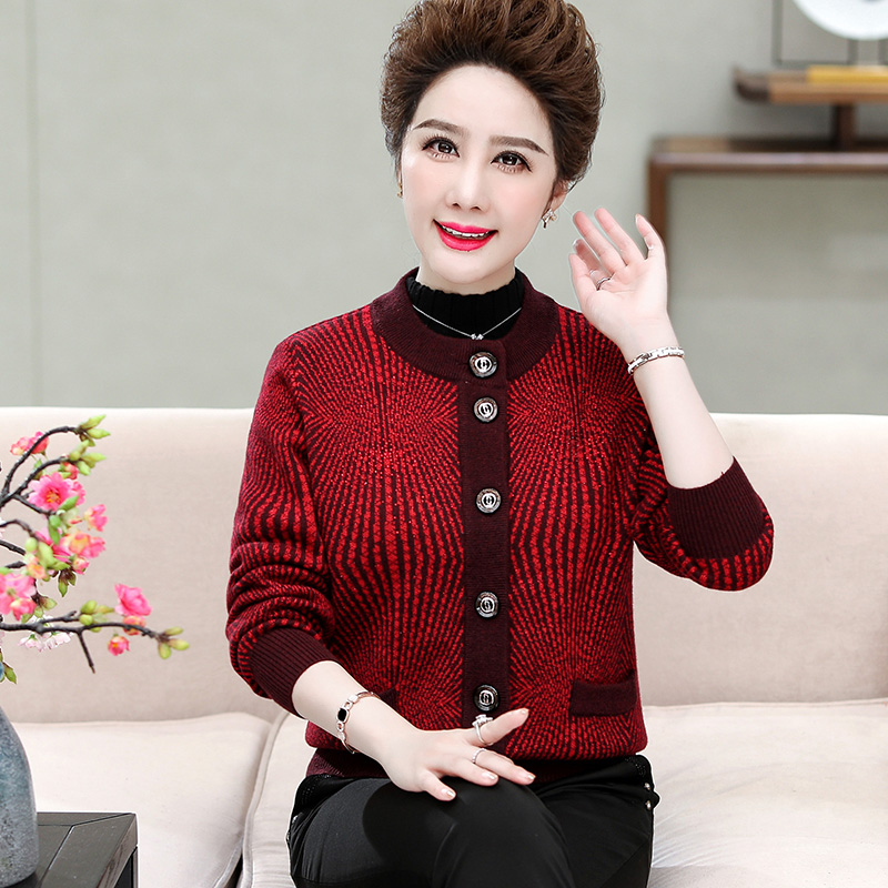 奶奶加厚毛衣妈妈冬装中老年人外套老人胖太太开衫加肥加大码妈妈装冬装外套新款婚礼老人衣服奶奶装毛衣开衫老年人春秋装女上衣 882枣红 L