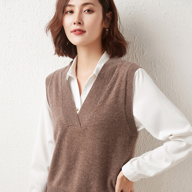 雪米贝奴羊毛针织马甲女慵懒风宽松马夹羊毛背心外搭坎肩秋百搭洋气