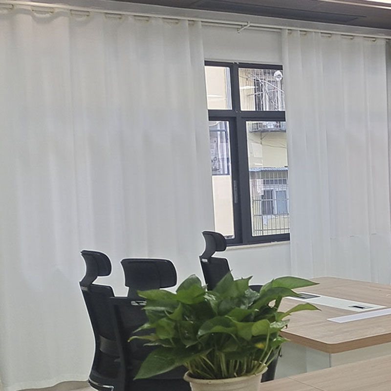 藤世威 纱帘高清大图