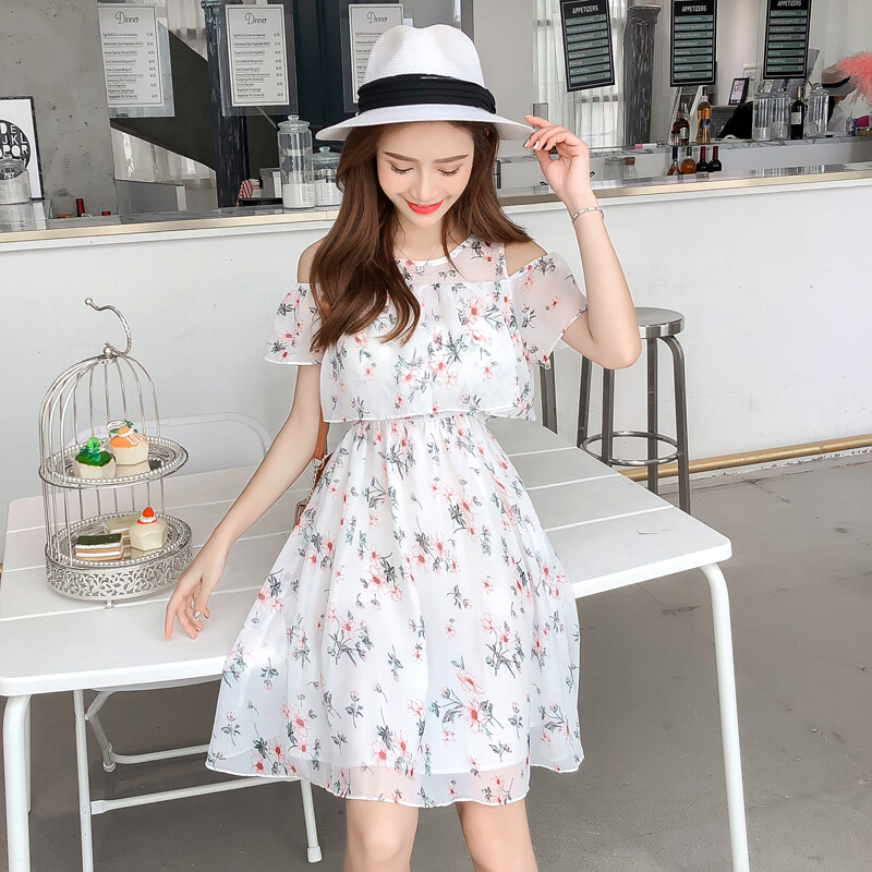 夏季雪纺小碎花连衣裙2018时尚甜美露肩荷叶袖中长款裙子女lm米白