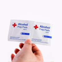 宜洁 一次性酒精消毒棉片伤口清洁耳洞手机餐具旅行便捷擦片*2盒100片 y9167