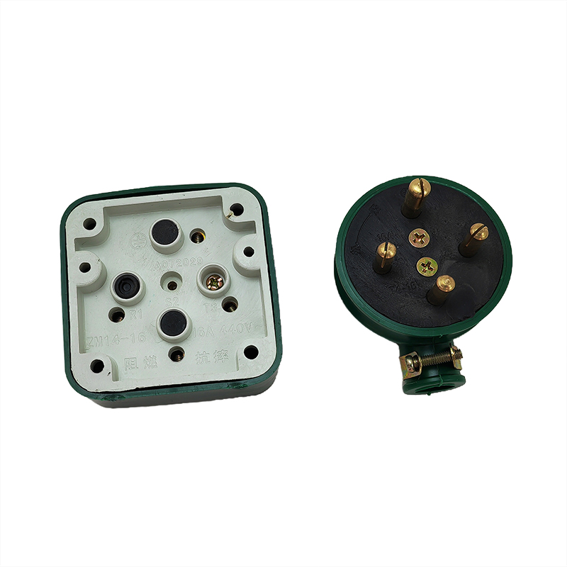 和居态 三相四线插头插座 16A 440V 套高清大图