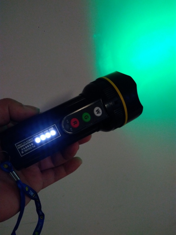 机务红黄白信 号充电电 筒高清大图