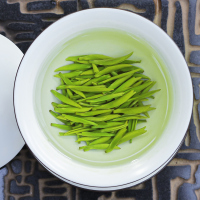 川红茶叶 2025新茶上市特级雀舌绿茶 明前早茶嫩芽茶叶礼盒100g/盒